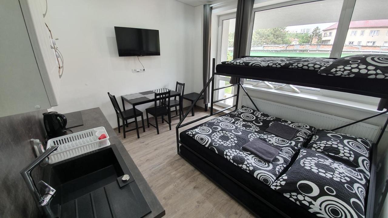 Small Apartments Denisa Business Brünn Exterior foto