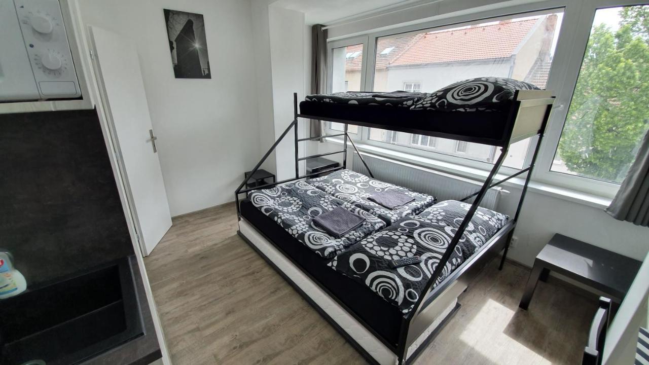 Small Apartments Denisa Business Brünn Exterior foto