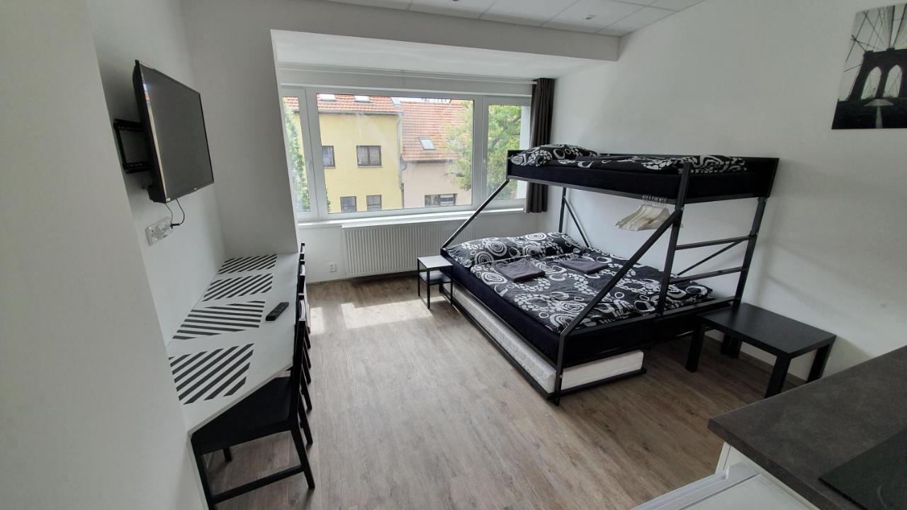 Small Apartments Denisa Business Brünn Exterior foto