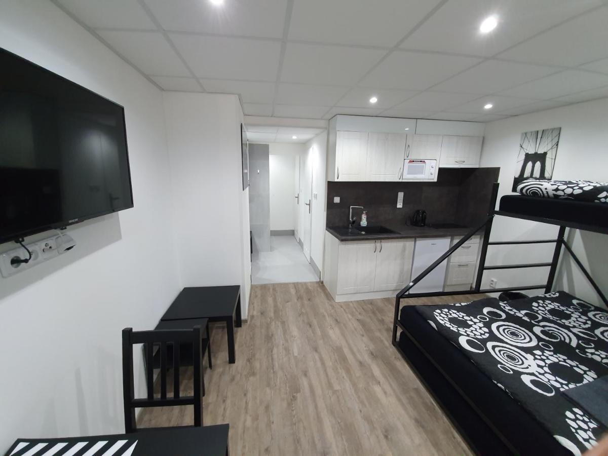 Small Apartments Denisa Business Brünn Exterior foto